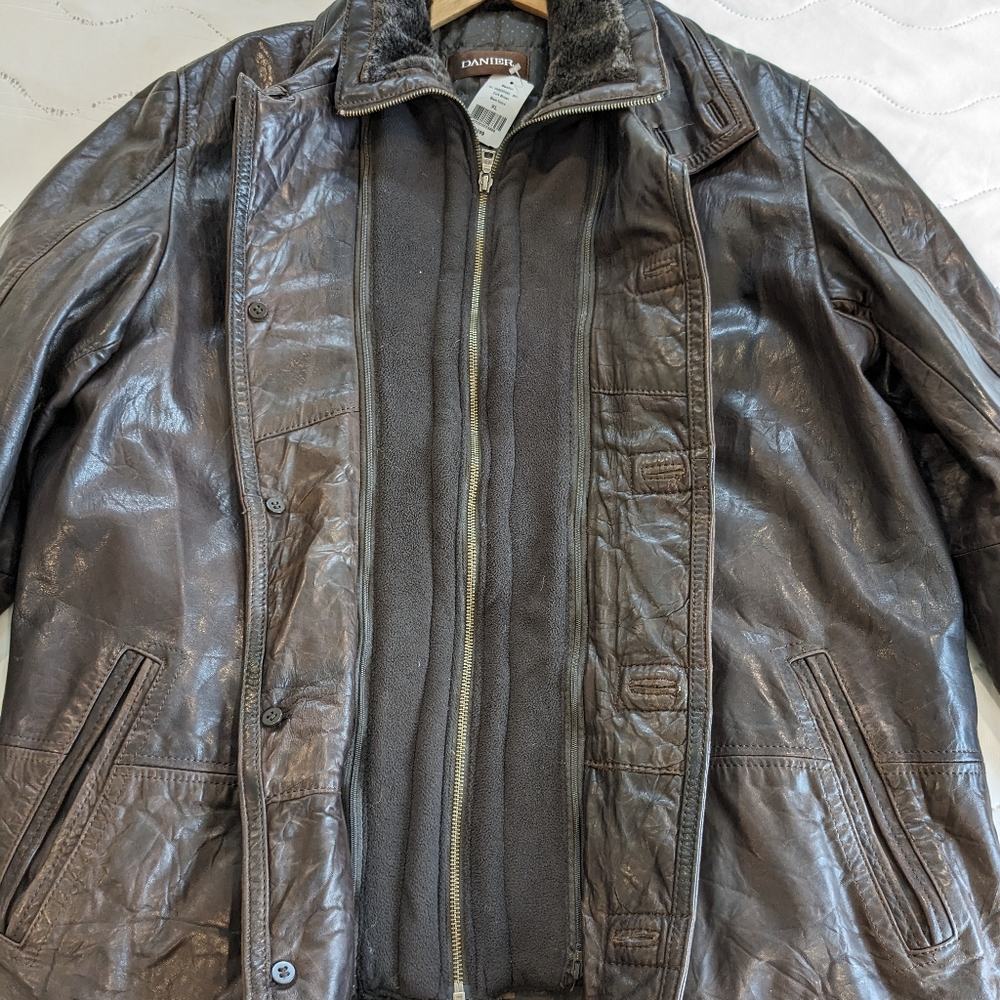 DANIER Men's Leather Coat - Picture 3 of 7